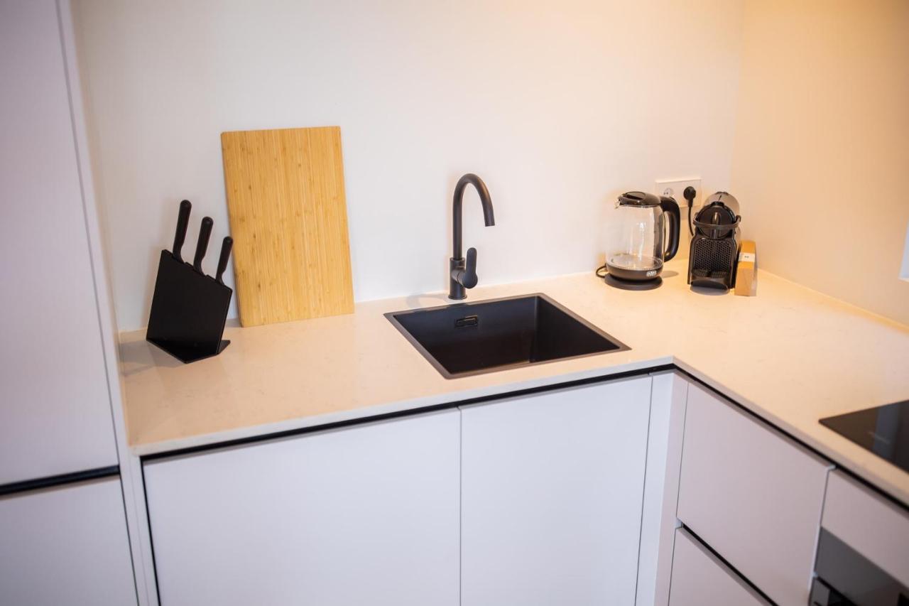 Happily 2 Bedroom Serviced Apartment 75M2 -Nb306H- รอตเตอร์ดัม ภายนอก รูปภาพ