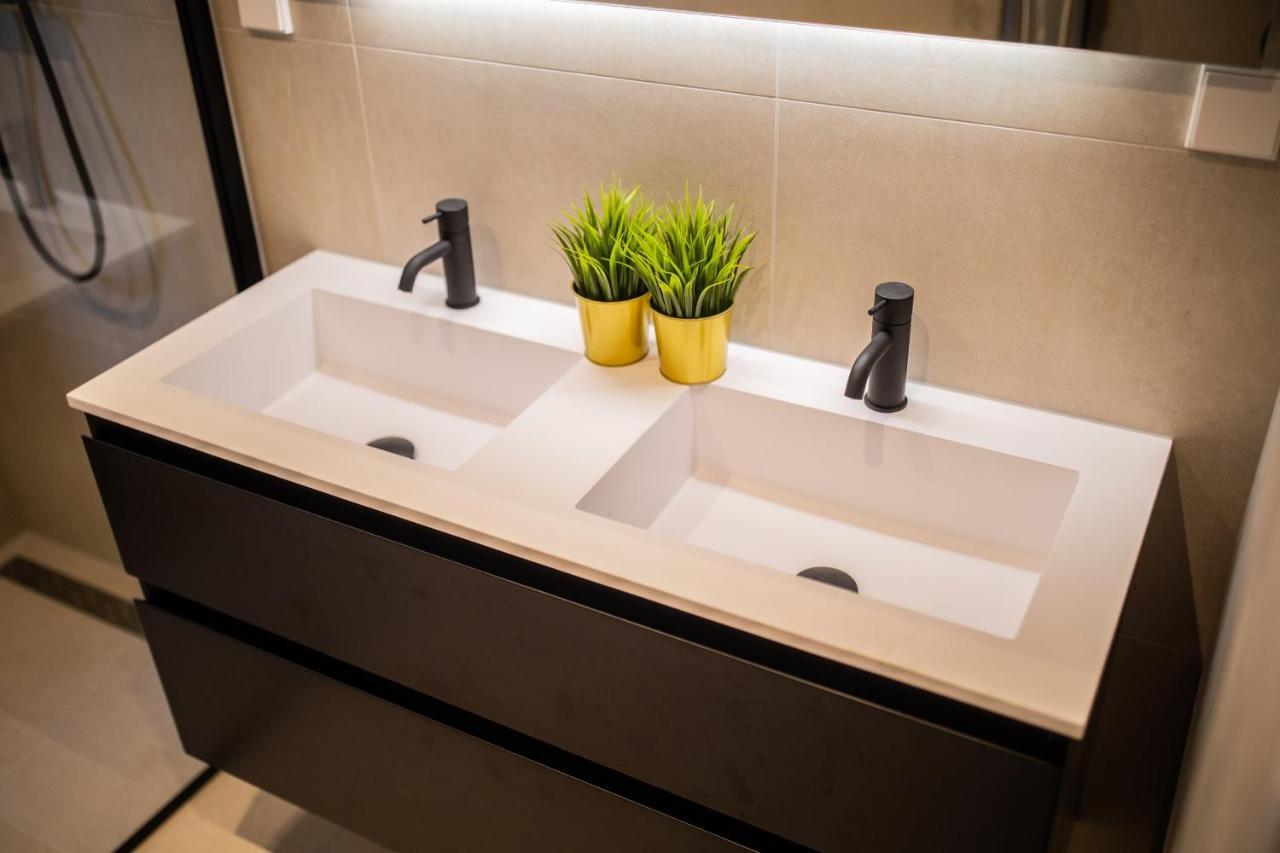 Happily 2 Bedroom Serviced Apartment 75M2 -Nb306H- รอตเตอร์ดัม ภายนอก รูปภาพ